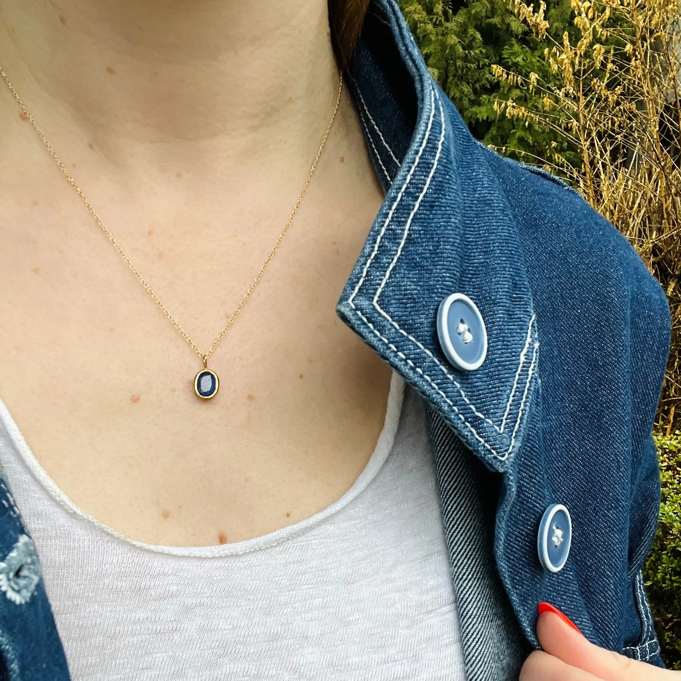 Brilliant Blue 1ct Natural Sapphire in Gold Bezel Pendant